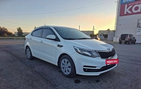 KIA Rio III рестайлинг, 2016 год, 890 000 рублей, 2 фотография