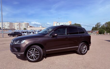 Volkswagen Touareg III, 2015 год, 3 470 000 рублей, 2 фотография