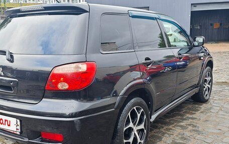 Mitsubishi Outlander III рестайлинг 3, 2005 год, 850 000 рублей, 5 фотография