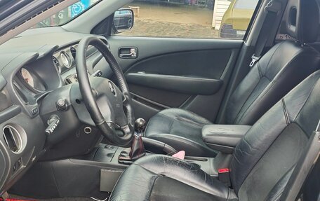 Mitsubishi Outlander III рестайлинг 3, 2005 год, 850 000 рублей, 11 фотография
