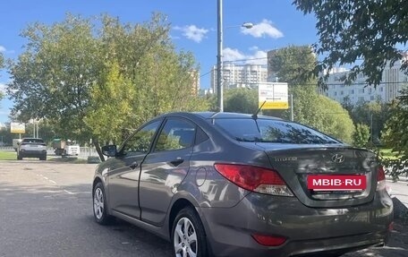 Hyundai Solaris II рестайлинг, 2015 год, 1 100 000 рублей, 3 фотография