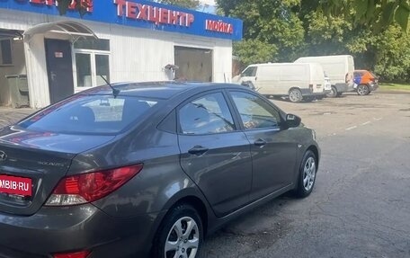 Hyundai Solaris II рестайлинг, 2015 год, 1 100 000 рублей, 4 фотография