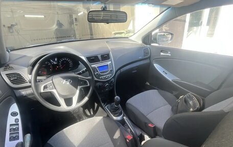 Hyundai Solaris II рестайлинг, 2015 год, 1 100 000 рублей, 6 фотография