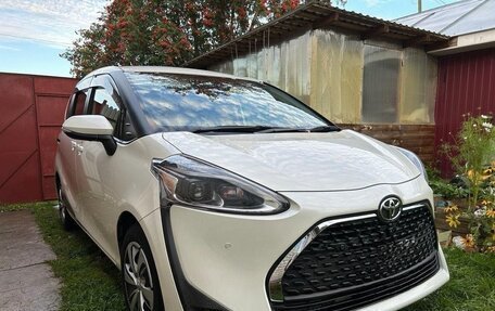 Toyota Sienta II, 2021 год, 1 280 000 рублей, 2 фотография