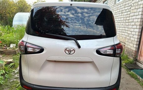 Toyota Sienta II, 2021 год, 1 280 000 рублей, 3 фотография