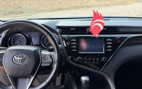 Toyota Camry, 2018 год, 2 350 000 рублей, 8 фотография