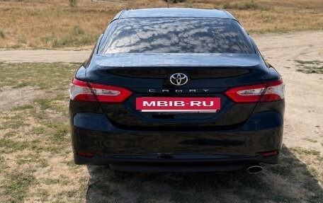 Toyota Camry, 2018 год, 2 350 000 рублей, 2 фотография