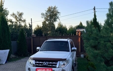Mitsubishi Pajero IV, 2012 год, 2 430 000 рублей, 3 фотография