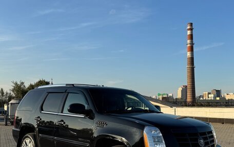 Cadillac Escalade III, 2011 год, 2 100 000 рублей, 2 фотография