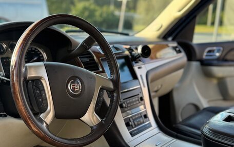Cadillac Escalade III, 2011 год, 2 100 000 рублей, 16 фотография