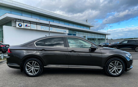 Volkswagen Passat B8 рестайлинг, 2017 год, 1 947 000 рублей, 4 фотография