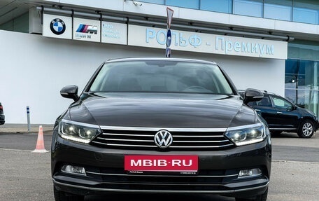 Volkswagen Passat B8 рестайлинг, 2017 год, 1 947 000 рублей, 2 фотография