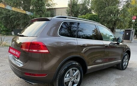 Volkswagen Touareg III, 2011 год, 1 640 000 рублей, 10 фотография