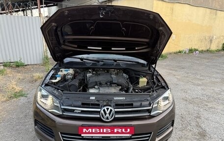 Volkswagen Touareg III, 2011 год, 1 640 000 рублей, 5 фотография