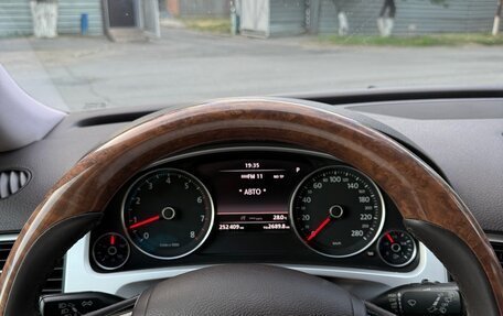 Volkswagen Touareg III, 2011 год, 1 640 000 рублей, 27 фотография