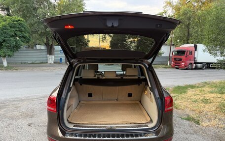 Volkswagen Touareg III, 2011 год, 1 640 000 рублей, 30 фотография