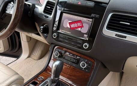 Volkswagen Touareg III, 2011 год, 1 640 000 рублей, 23 фотография