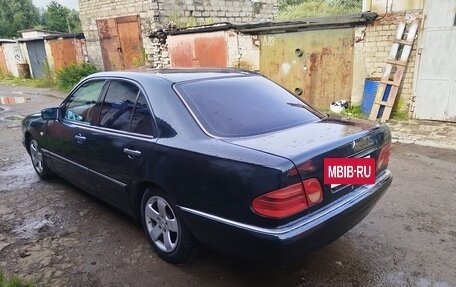 Mercedes-Benz E-Класс, 1996 год, 260 000 рублей, 6 фотография