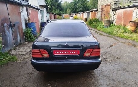 Mercedes-Benz E-Класс, 1996 год, 260 000 рублей, 5 фотография