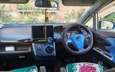 Toyota Wish II, 2010 год, 900 000 рублей, 4 фотография