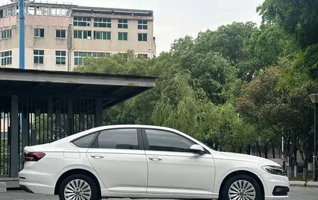 Volkswagen Lavida, 2022 год, 1 104 000 рублей, 8 фотография