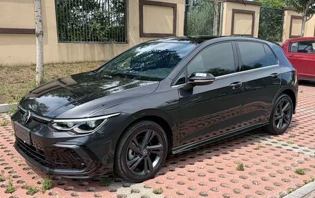 Volkswagen Golf VIII, 2023 год, 1 730 000 рублей, 1 фотография