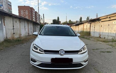 Volkswagen Golf VII, 2018 год, 1 290 000 рублей, 2 фотография