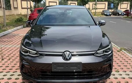Volkswagen Golf VIII, 2023 год, 1 730 000 рублей, 2 фотография