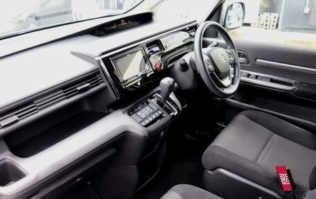 Honda Stepwgn IV, 2017 год, 1 420 000 рублей, 14 фотография