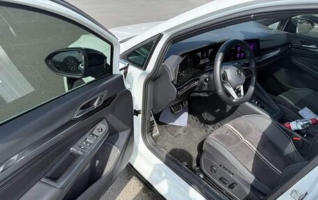Volkswagen Golf VIII, 2022 год, 8 фотография