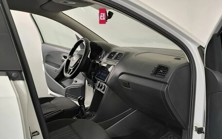 Volkswagen Polo VI (EU Market), 2015 год, 750 000 рублей, 10 фотография