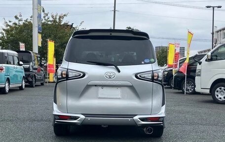 Toyota Sienta II, 2022 год, 1 086 000 рублей, 4 фотография