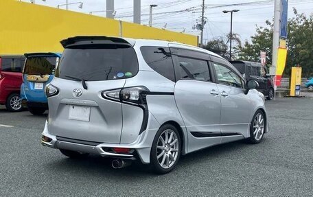 Toyota Sienta II, 2022 год, 1 086 000 рублей, 3 фотография