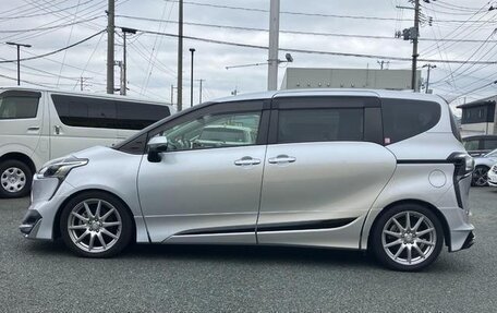 Toyota Sienta II, 2022 год, 1 086 000 рублей, 6 фотография