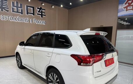 Mitsubishi Outlander III рестайлинг 3, 2021 год, 1 786 020 рублей, 6 фотография
