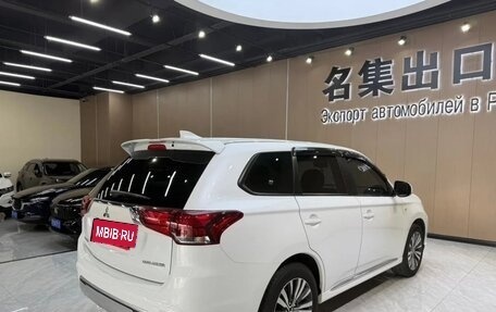 Mitsubishi Outlander III рестайлинг 3, 2021 год, 1 786 020 рублей, 4 фотография
