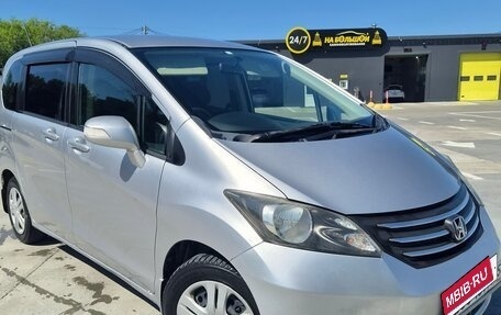 Honda Freed I, 2010 год, 650 000 рублей, 2 фотография