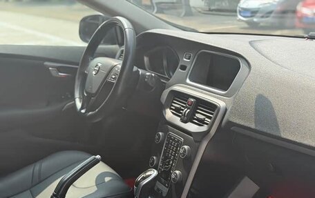 Volvo V40 II рестайлинг, 2017 год, 1 300 000 рублей, 5 фотография