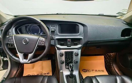 Volvo V40 II рестайлинг, 2017 год, 1 360 000 рублей, 5 фотография