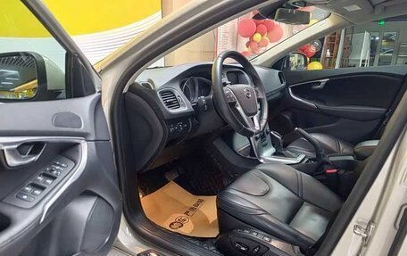 Volvo V40 II рестайлинг, 2017 год, 1 360 000 рублей, 4 фотография