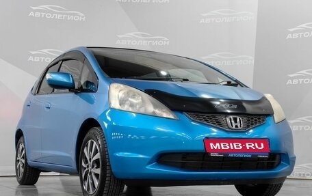 Honda Fit III, 2010 год, 750 000 рублей, 24 фотография