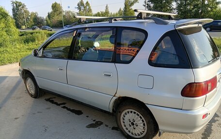 Toyota Ipsum II, 1999 год, 400 000 рублей, 4 фотография