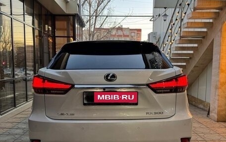 Lexus RX IV рестайлинг, 2019 год, 4 800 000 рублей, 3 фотография