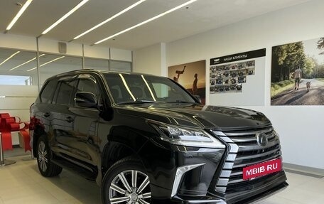Lexus LX III, 2017 год, 7 900 000 рублей, 3 фотография