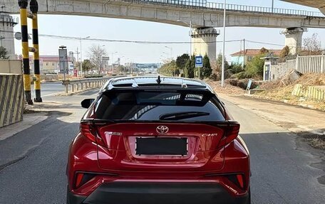 Toyota C-HR I рестайлинг, 2022 год, 1 833 000 рублей, 4 фотография