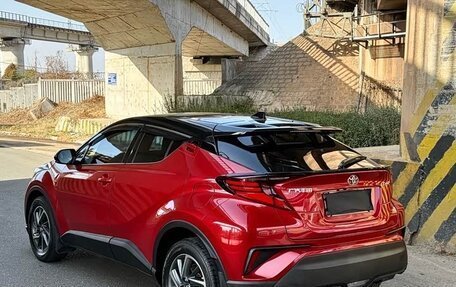 Toyota C-HR I рестайлинг, 2022 год, 1 833 000 рублей, 3 фотография