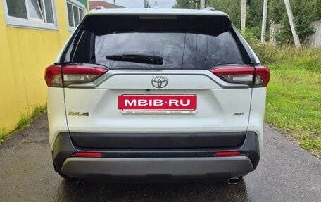 Toyota RAV4, 2022 год, 4 300 000 рублей, 2 фотография