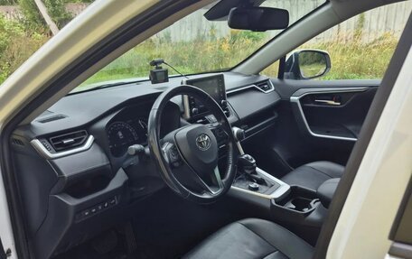 Toyota RAV4, 2022 год, 4 300 000 рублей, 7 фотография