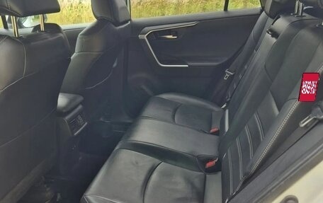 Toyota RAV4, 2022 год, 4 300 000 рублей, 5 фотография