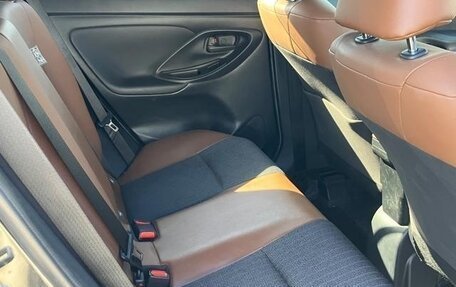 Toyota Yaris Cross, 2023 год, 1 680 000 рублей, 10 фотография